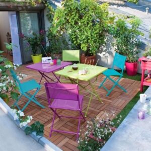 renkli balkon masa ve sandalye takımı